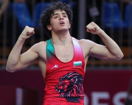 Едмонд Назарян носи втори сребърен медал за Бълария от Световното по борба