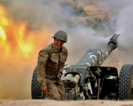 Ескалация на напрежението между Азербайджан и Армения! Подновиха се сраженията