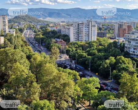 Пловдив под пътна блокада, леки автомобили и ТИР-ове пъплят по булевардите