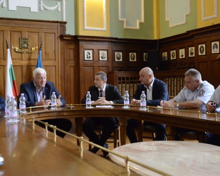 Снабдяват полицейските коли в Пловдив с видеорегистратори