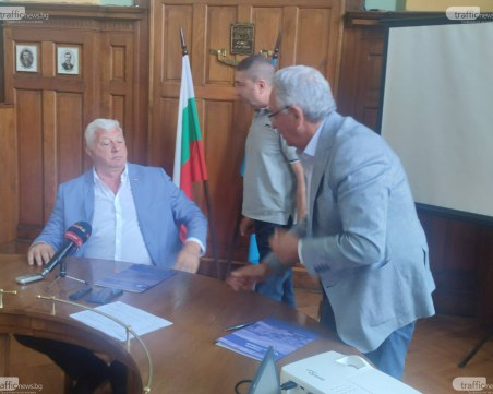 Тръгва ли Анести Тимчев с личната си кола да връща кюмбета? Пак крах с поръчката за 