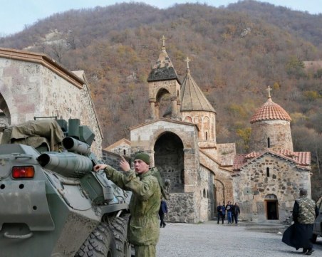 Армения и Азербайджан си размениха обвинения за нови атаки