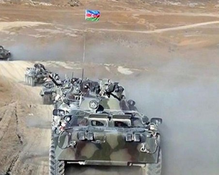 Армения поиска войски от Русия, за да спре Азербайджан