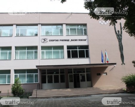Десетки ученици на Спортното в Пловдив са с хранително натравяне, РЗИ и БАБХ са на терен
