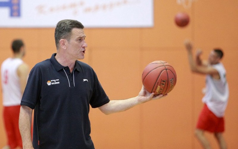 Баскетболната легенда Георги Младенов е станал дядо. За това се похвали