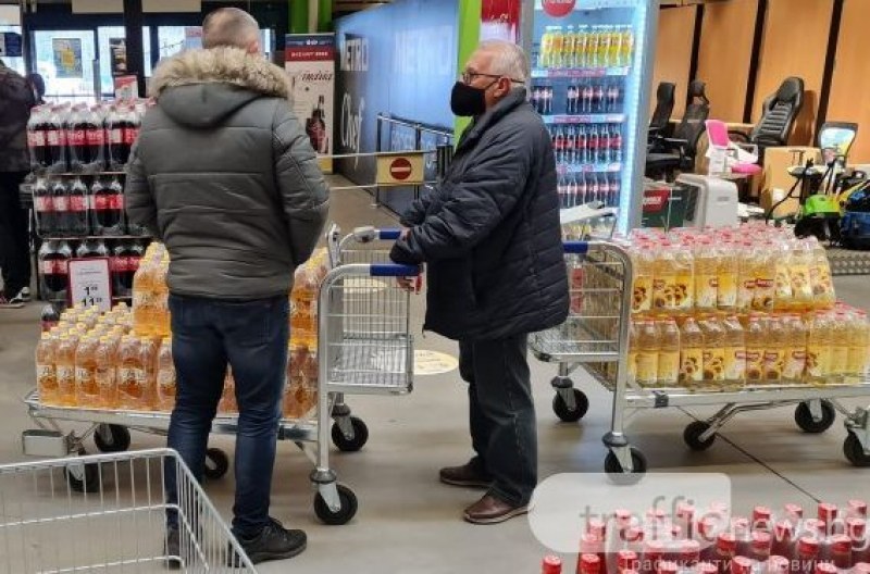 Месечната инфлация е 1.2%, а годишната инфлация е 17.7%. Това показват