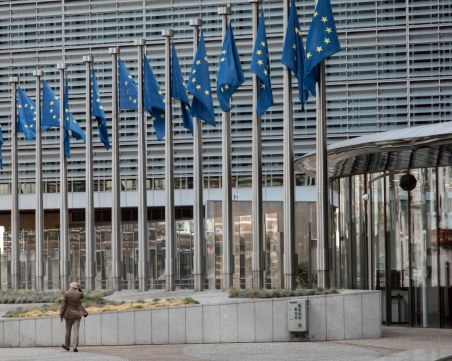 ЕС отпуска заем от пет милиарда евро на Украйна