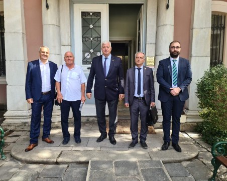 На специална церемония: Стефан Шивачев бе отличен с почетен плакет от община Пловдив