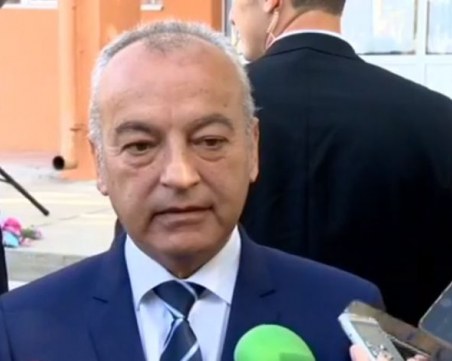 Премиерът: Направили сме всичко необходимо, училищата да не останат на студено и тъмно