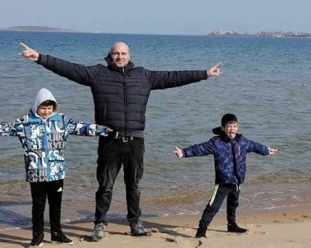 Зов за помощ! Калин от Пловдив се нуждае спешно от средства, за да оздравее