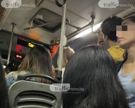 Общината си сложи розовите очила за автобусите, но реалността я изживяват пловдивчани