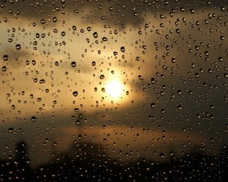 Студен фронт нахлува в България, в някои райони се очакват валежи