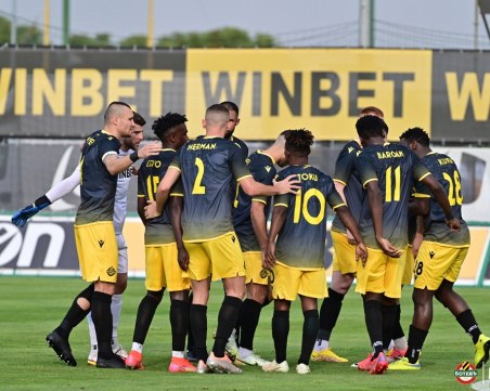 Вижте съставите на Ботев и Спартак Варна