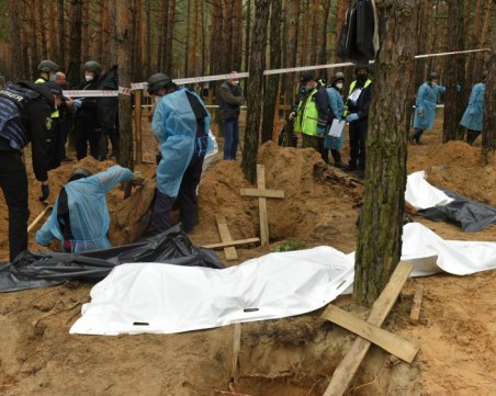 Зеленски сравни Изюм с Буча и Мариупол заради открит масов гроб