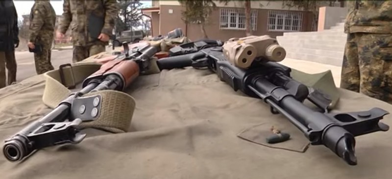 Армията преоборудва 12 000 автомати АК-47 