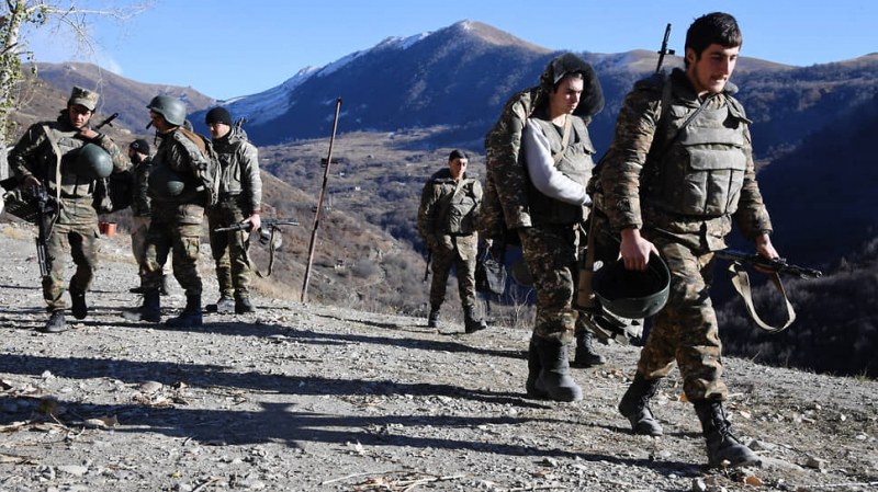 Най-малко 135 арменски военнослужещи са убити тази седмица в най-жестоките