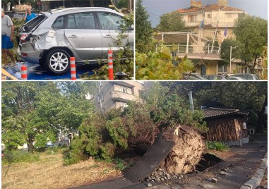 Силна буря в Бургаска област разразила се малко след 16 30ч нанесе