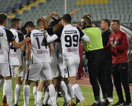 Локомотив с класика срещу Черно море и с трета поредна победа