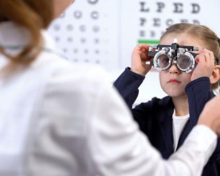 Офтамолог заяви, че  има бум на късогледство при децата и посочи за какви симптоми да гледаме
