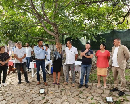 С винени дегустации и турове община 