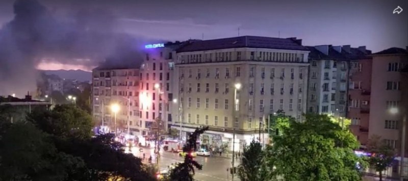 Неизправно зарядно вероятно е причинило пожара в столичния хотел, пострадалите са 10 души