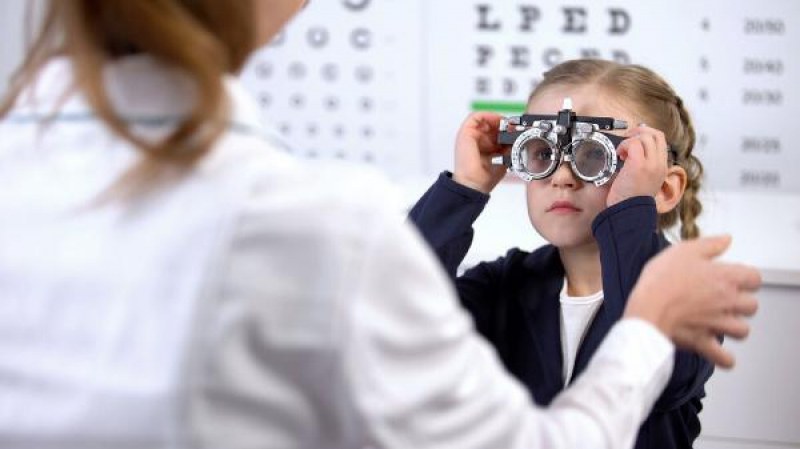 Офтамолог заяви, че  има бум на късогледство при децата и посочи за какви симптоми да гледаме