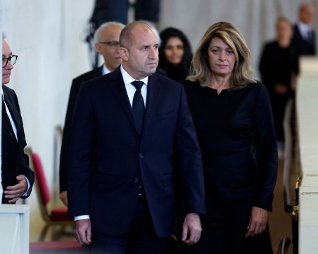 Радев се поклони пред тленните останки на Елизабет II