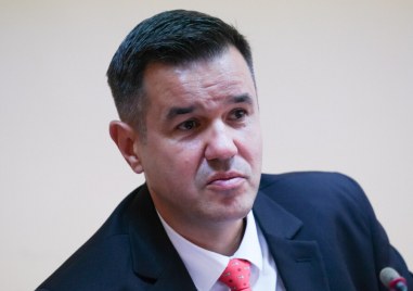 Министър Стоянов Няма проблем да намалим потреблението на ток с