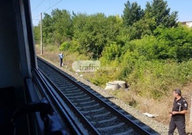 Товарен влак е блъснал и убил на място жена край