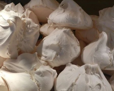 Нещо сладко за душата! Целувки с лешници и какао