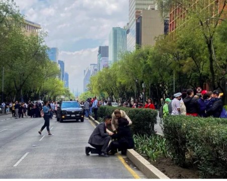 Силно земетресение с магнитуд над 7 удари Мексико