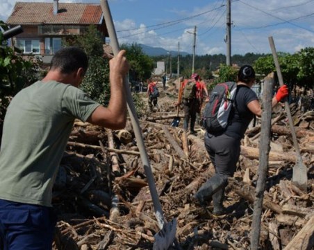 За какво ще стигне помощта от 375 лв. на хората от Карловско?