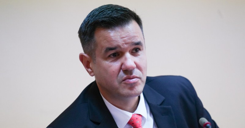 Министър Стоянов: Няма проблем да намалим потреблението на ток с