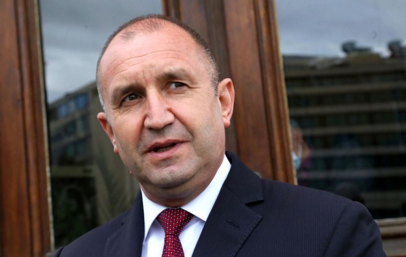 Радев открива газовата връзка с Гърция