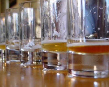 Мъж счупи рекорд, след като посети 67 кръчми за 24 часа