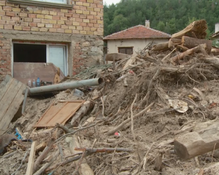 Обследват 96 къщи в пострадалите карловски села Богдан, Каравелово и Слатина