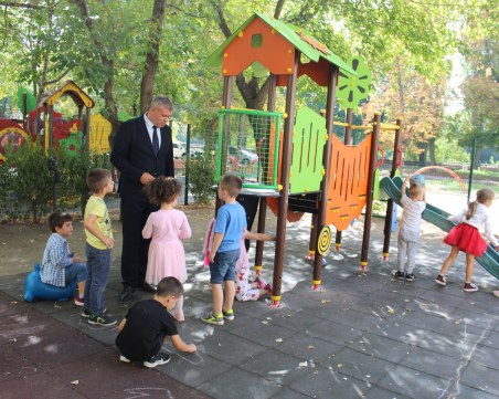 Нови придобивки радват децата от ДГ 