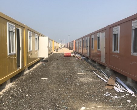 Показаха контейнери, в които ще бъдат настанени фенове по време на Световното в Катар