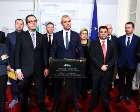 Прокуратурата в Пазарджик проверява изтичане на информация за ваксиниране на депутати