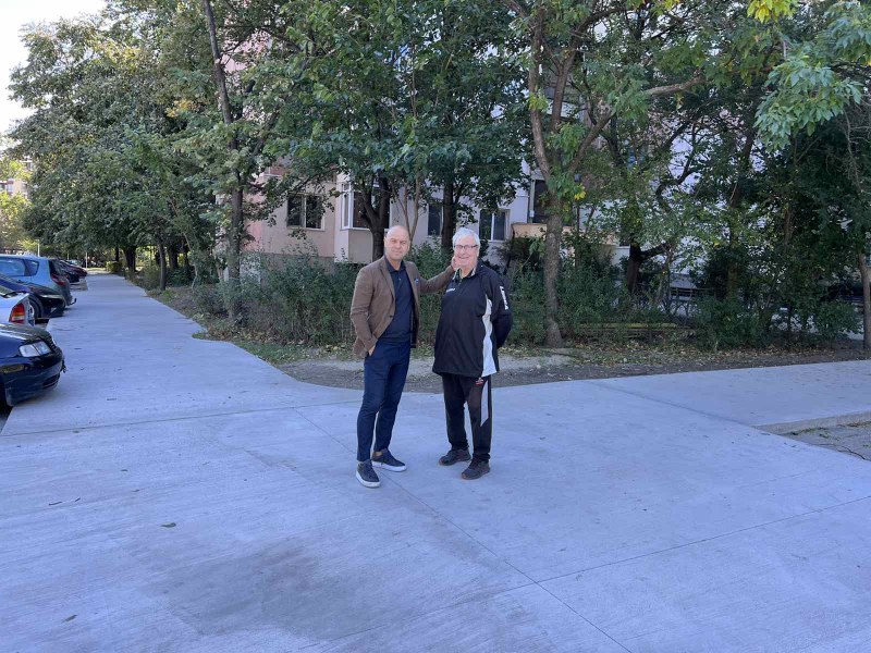 Обновиха инфраструктурата пред един от най-големите блокове в 