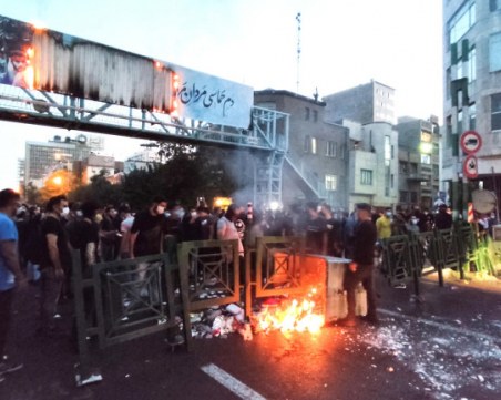31 жертви на протестите в Иран, безредици има в цялата страна