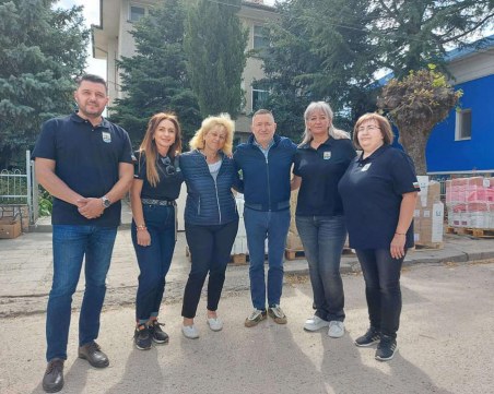 Пълен камион с помощи изпрати община 