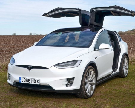 Тесла изтегля над 1 милиона автомобила в САЩ