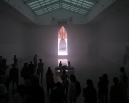 Френски артист иска да опакова паметника на Альоша, търси съдействие от държавата