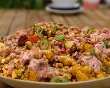 Лесна рецепта за салата с печен на скара карфиол