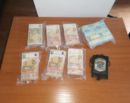 Откриха 70 000 евро в камион на 