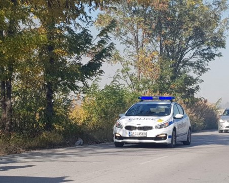 Пиян мъж предложи подкуп на полицаи в Пловдивско, арестуваха го