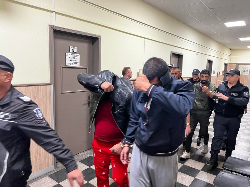 Поведение, недопустимо за съдебната зала, демонстрира трафикантът Месуд Абдо, арестуван