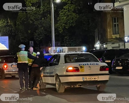 Катастрофа преди Тунела в Пловдив, полицията просна  мъж на капака на патрулката