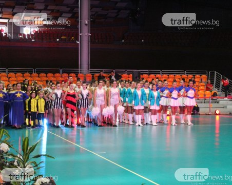 Откриха първия държавен турнир за мажоретни спортове в България в зала 